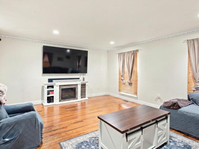 Townhouse for sale in Sayreville, New Jersey