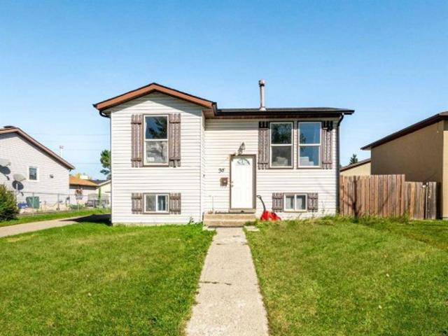 House for sale in Castleridge, Calgary