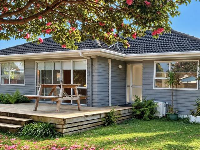 House for rent in Waiata Shores, Papakura