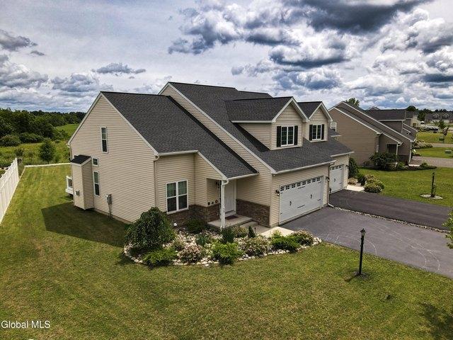 Townhouse for sale in Saratoga, New York
