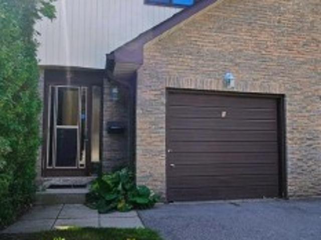 Townhouse for sale in Georgina, Ontario