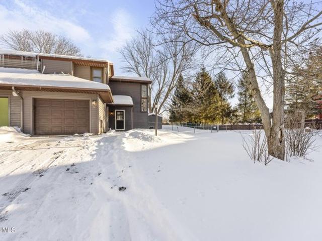 Townhouse for sale in Delmar, New York