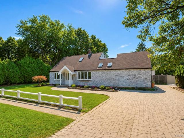 House for sale in Smithtown, New York