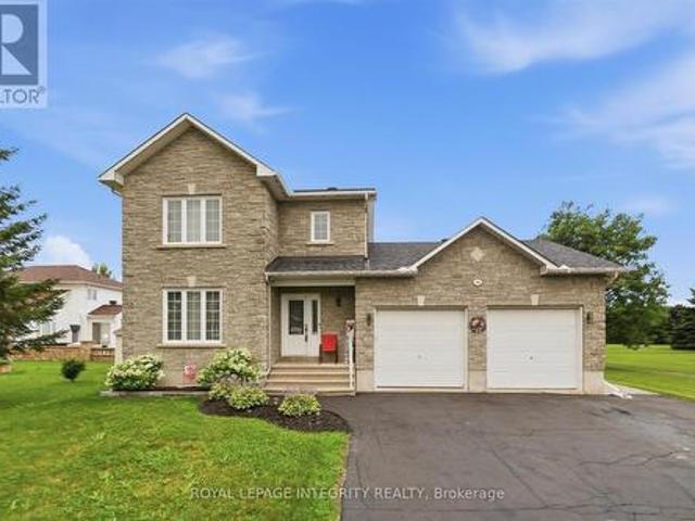 House for sale in Russell, Ontario