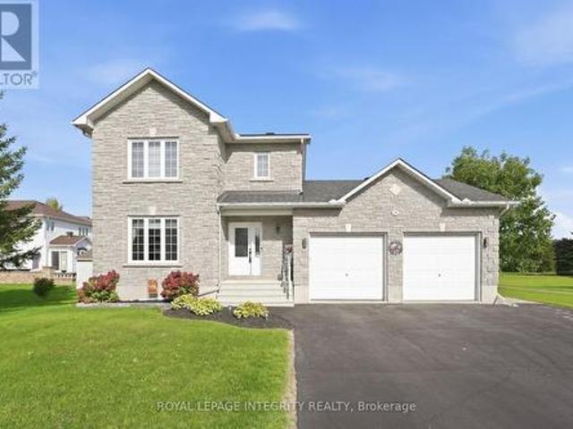 House for sale in Russell, Ontario