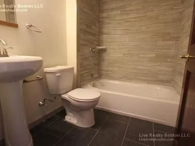 Condo for rent in Brighton Condo for rent in Brighton