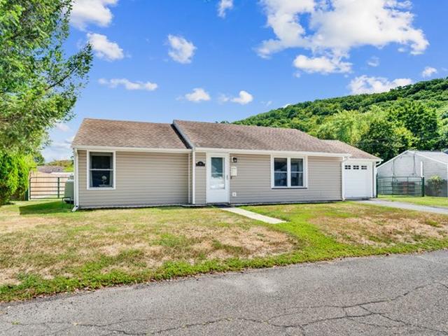 House for sale in Naugatuck, Connecticut