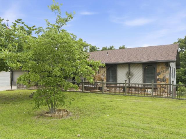 House for sale in Stone, Missouri