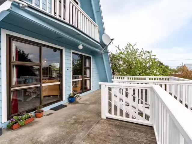 House for sale in Otakou