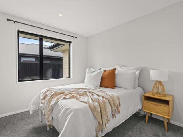House for sale in Chaslands, Canterbury
