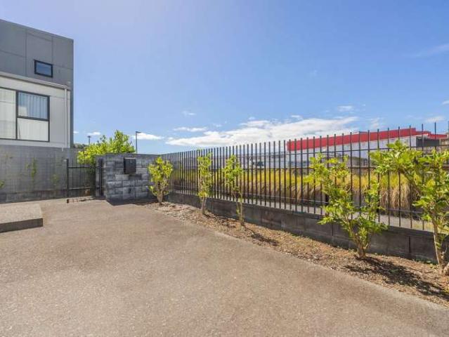 Townhouse for rent in Three Kings