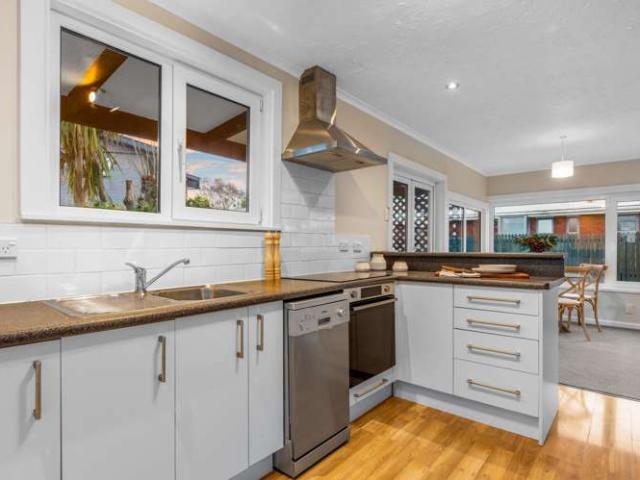 House for sale in Chaslands, Canterbury