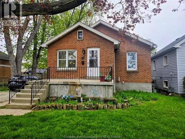 House for sale in Chatham–kent, Ontario