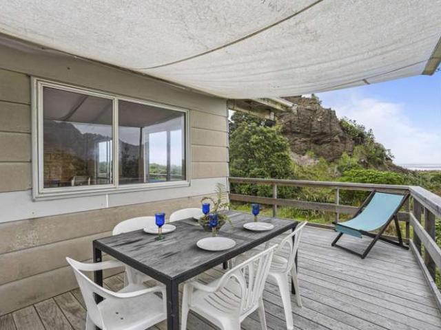 House for sale in Piha