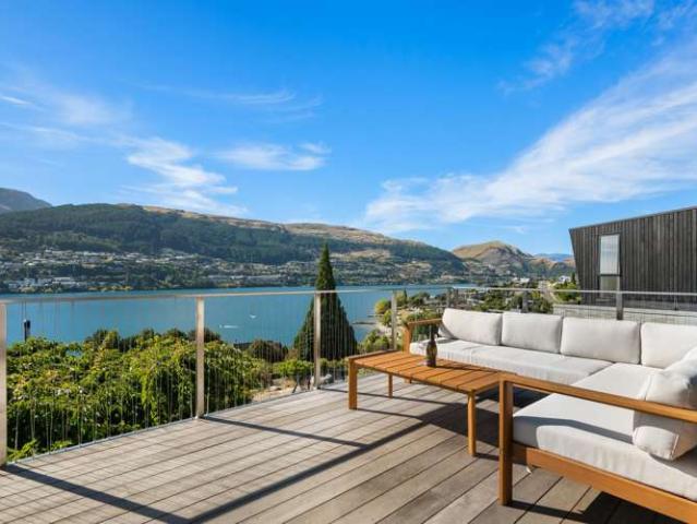 House for sale in Otakou