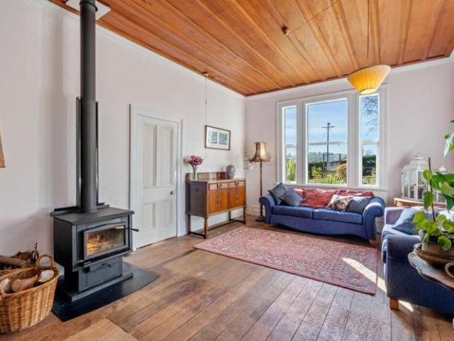 House for sale in Otakou