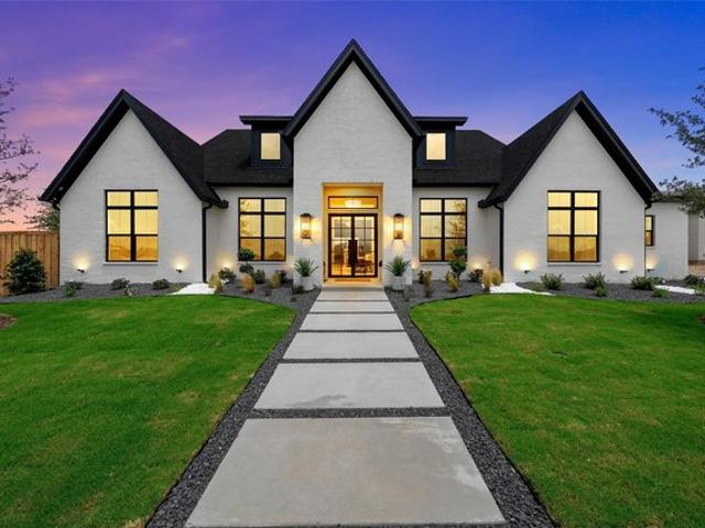 House for sale in Woodway, Texas