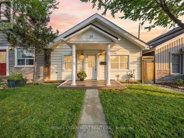 House for sale in Ancaster, Ontario