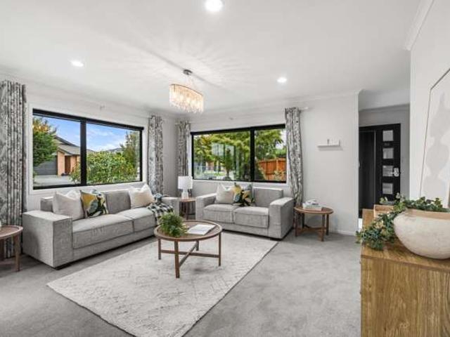 House for sale in Chaslands, Canterbury
