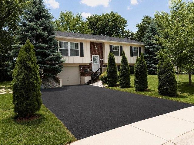 House for sale in Lake Zurich, Illinois