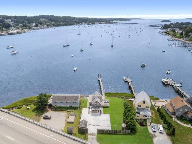 House for sale in Portsmouth, Rhode Island