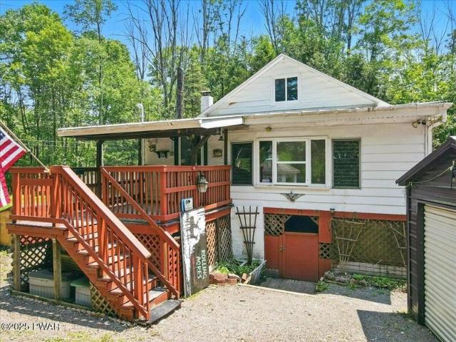Townhouse for sale in Lake Ariel