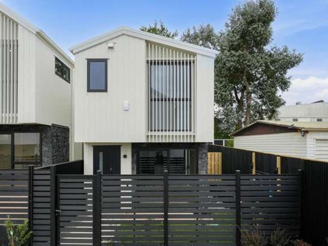 House for sale in Pakuranga Heights, Howick