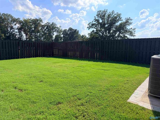 Townhouse for sale in Lake Forest, Huntsville