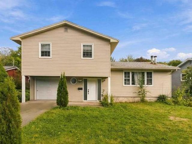 House for sale in Shoreview, Bedford
