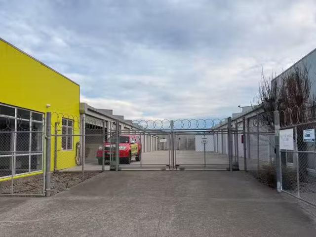 House for sale in Chaslands, Canterbury