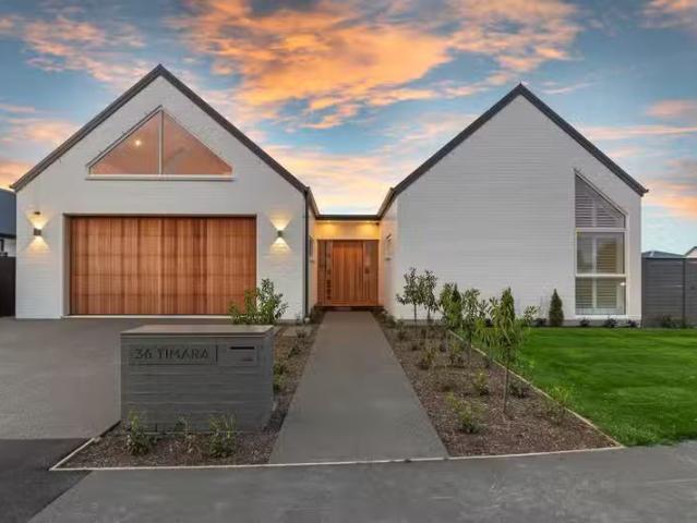 House for sale in Chaslands, Canterbury
