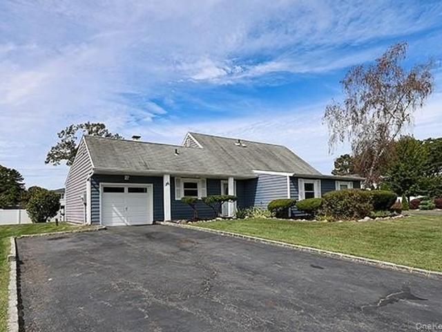 House for sale in Medford, Town of Brookhaven