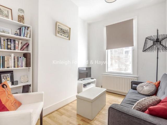 Apartment for rent in Tooting Graveney, Greater London