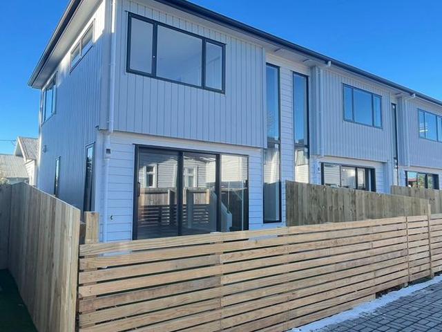 House for rent in Owhata, Oroua County