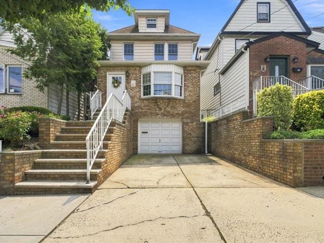 House for sale in Hudson, New Jersey