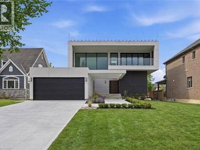 House for sale in Ancaster, Ontario
