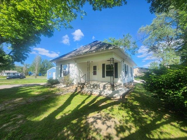 House for sale in Perry, Illinois