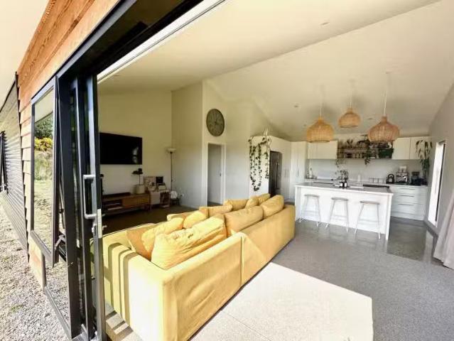 House for sale in Otakou