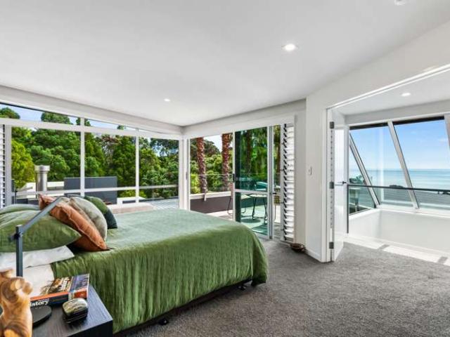 House for sale in Whangaparaoa