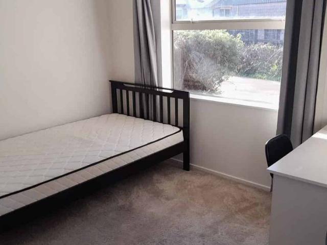 House for rent in Chaslands, Canterbury