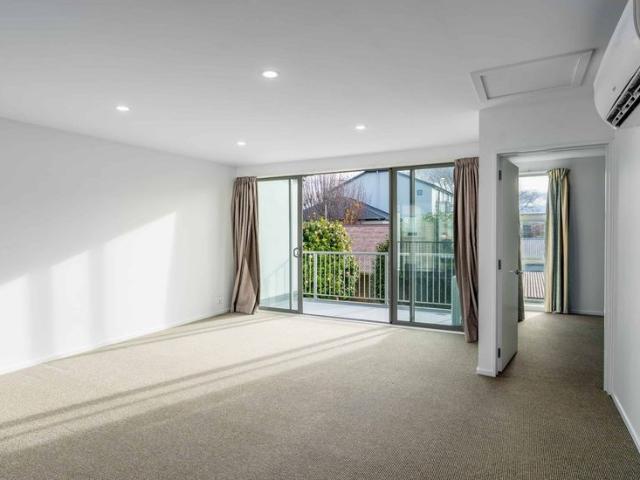 Townhouse for rent in Heathcote, Canterbury