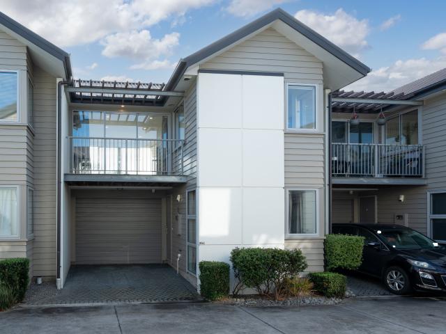 House for rent in Heathcote, Canterbury