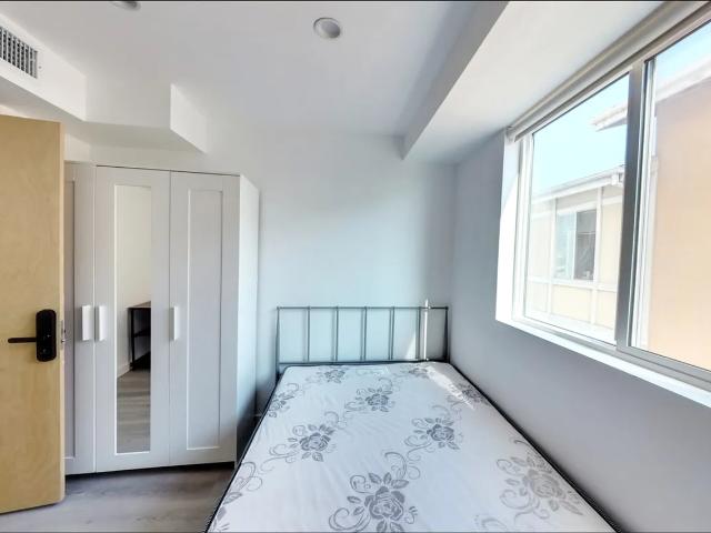Apartment for rent in Canoga Park, California