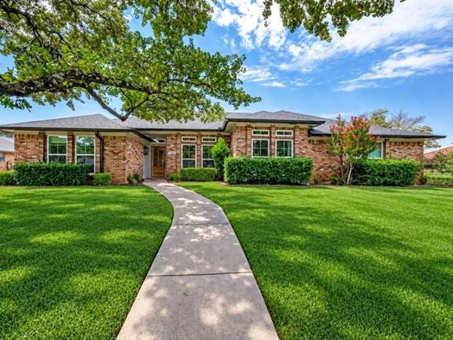 House for sale in Colleyville, Texas
