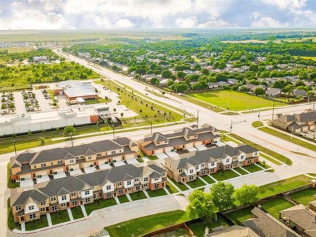 Townhouse for sale in Denton, Texas