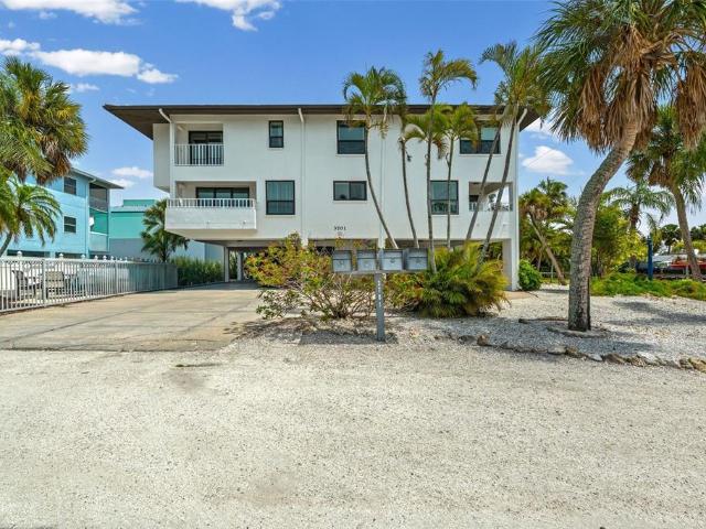 Condo for sale in Holmes Beach, Florida