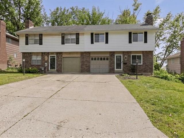 Townhouse for sale in Gladstone, Missouri