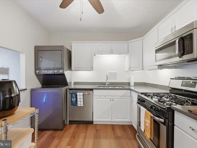 Condo for sale in Bailey's Crossroads, Fairfax County