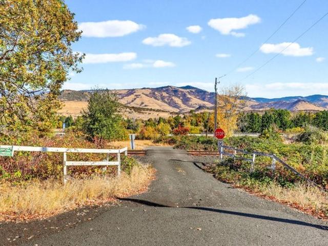 House for sale in Ashland, Jackson County