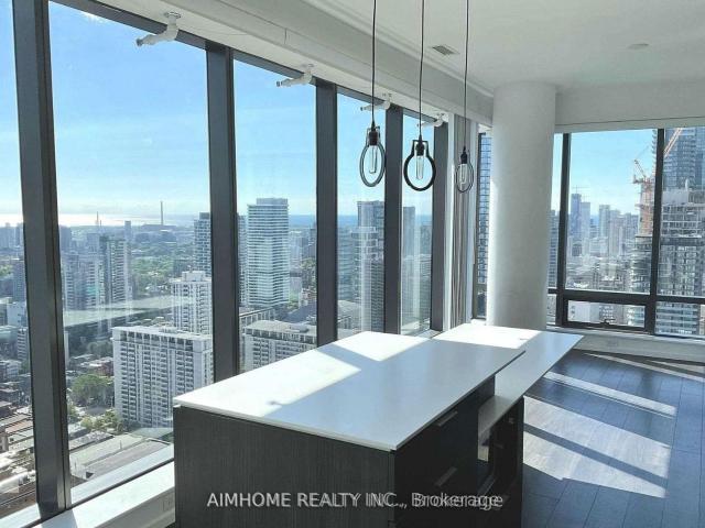 Condo for rent in Toronto Centre, Toronto